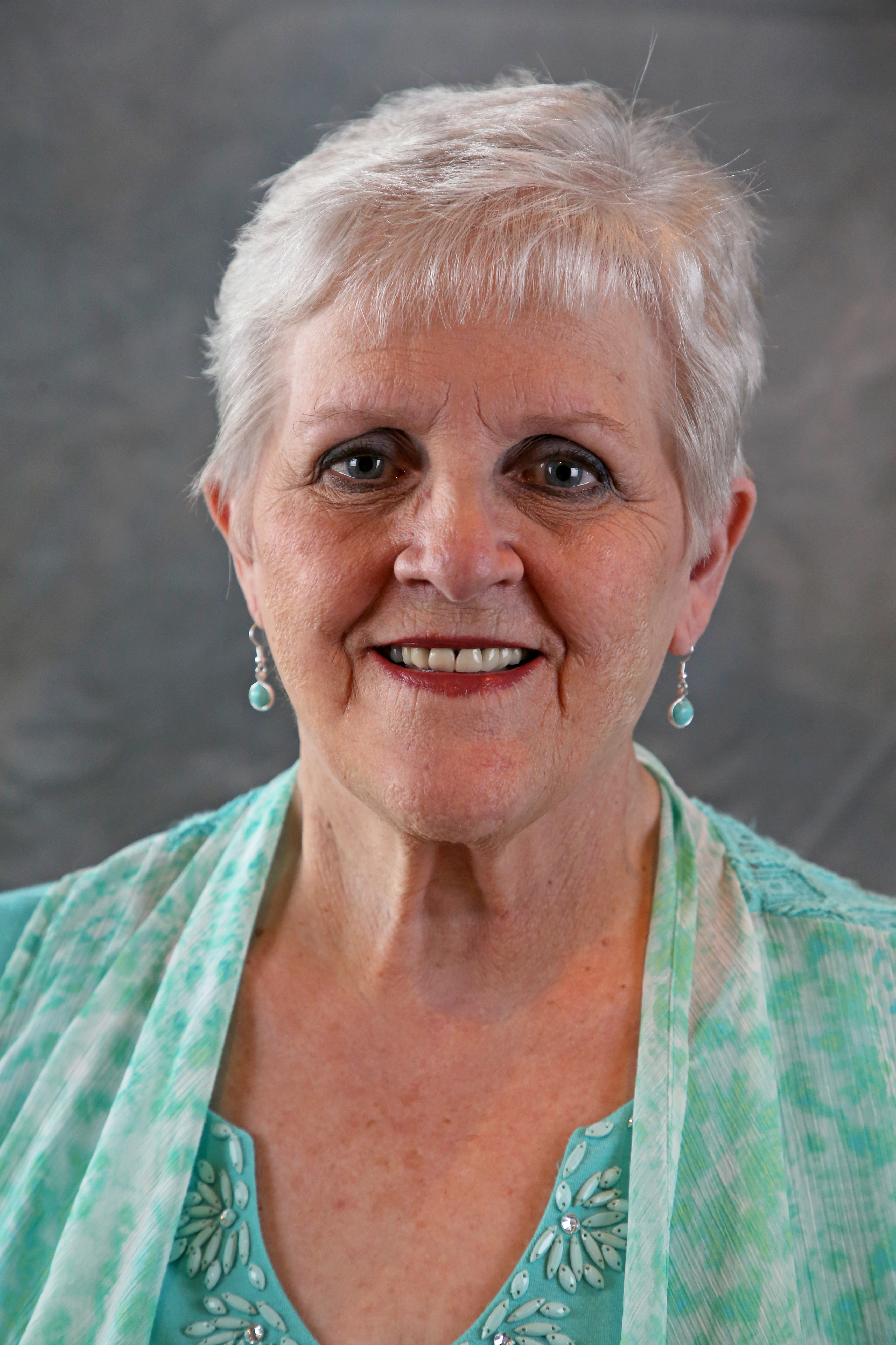  Sylvia Hollums 
